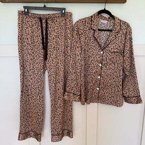 Serenedelicacy Silky Satin Pajamas Set Woman’s Large Button Sleepwear  Leopard